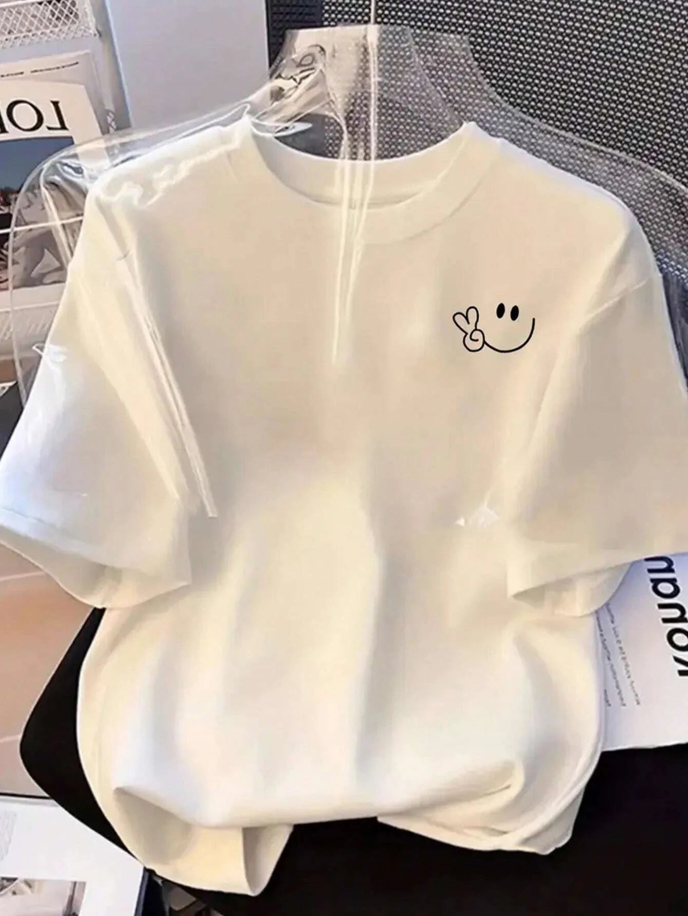 Scissor Hand Smile Graphic Print Women's T-shirt Summer Tops O-Neck Comfortable Short Sleeve Tees Casual Women's Clothing